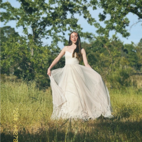 White prom/wedding dress - Picture 2 of 4